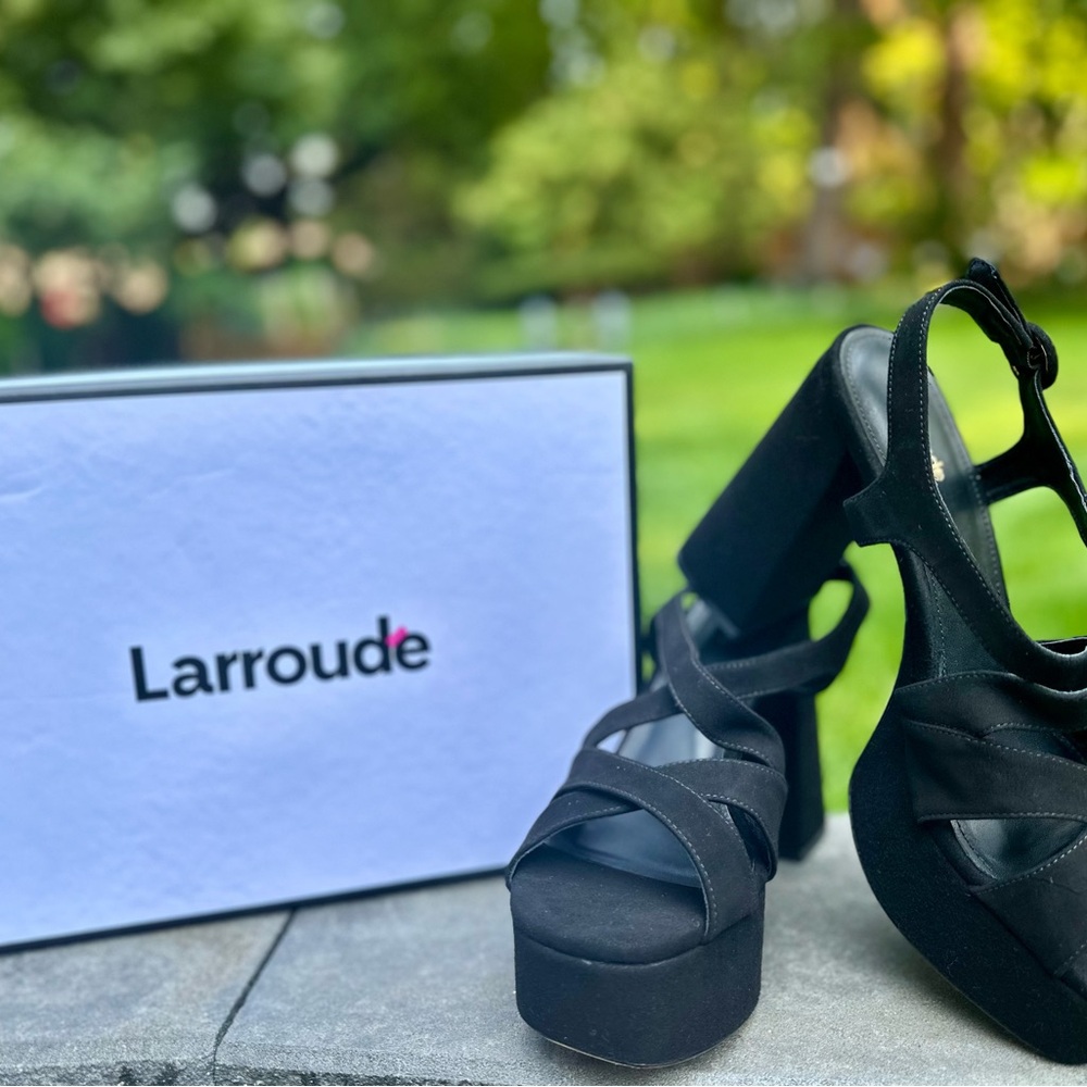 Larroude Elegant Black Platform Heels 🖤 New in Box!